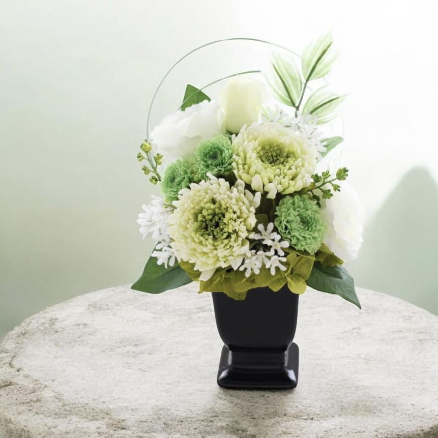 ☆プリザーブドフラワー 仏花＜コト Ｍサイズ＞ グリーン 菊【お供え 花】黒花器