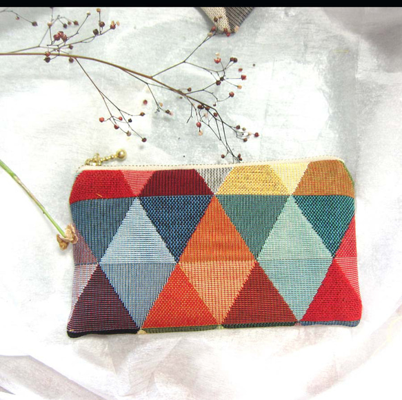 スペイン生地（MS)　トライアングルの愉しみ　ポーチ　カード入れ　コスメ入れ　薬入れ 1枚目の画像