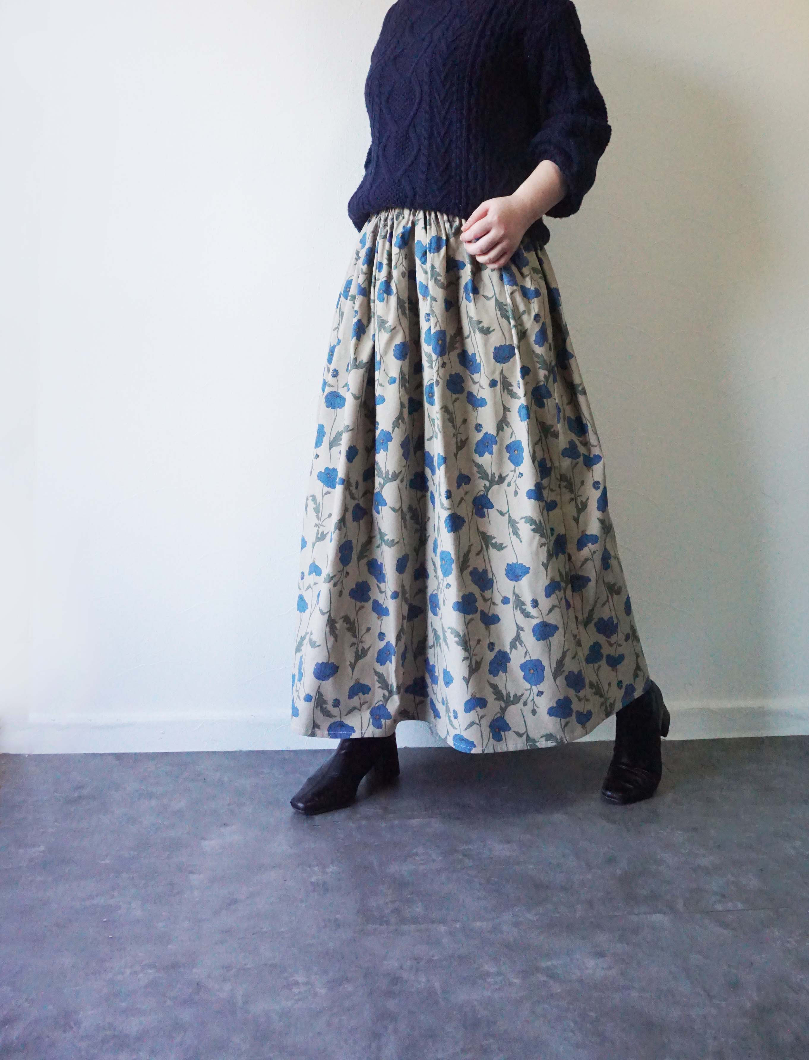 ブルーフラワーコーデュロイロングスカート