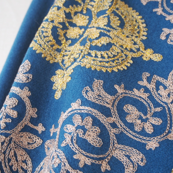 【豪華で繊細な刺繍】ブランケットショール・クローバー柄NB 2枚目の画像