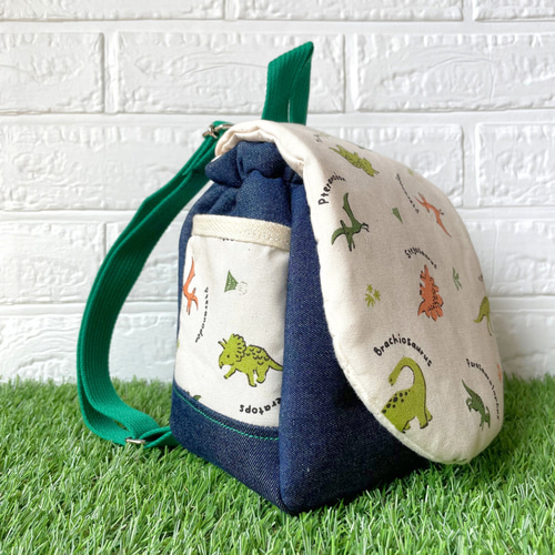 ◇【名入れ&カスタム可】恐竜(生成り) ベビーリュック 緑 一歳誕生日