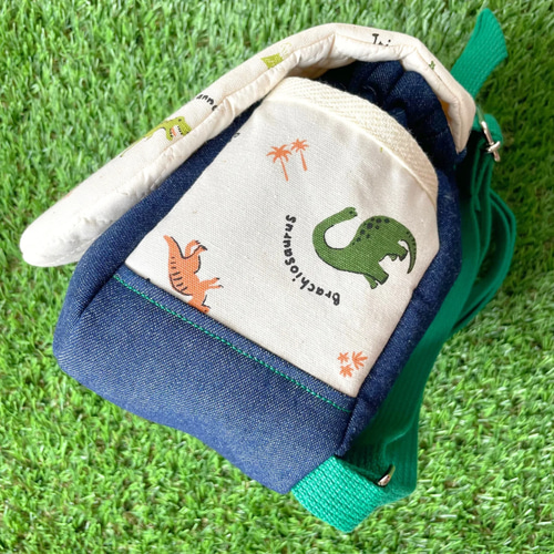 ◇【名入れ&カスタム可】恐竜(生成り) ベビーリュック 緑 一歳誕生日