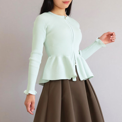 【程よい甘さがポイント◎】ホールガーメント ペプラムオープンファスナーカーディガン【アイシーグリーン】 2枚目の画像