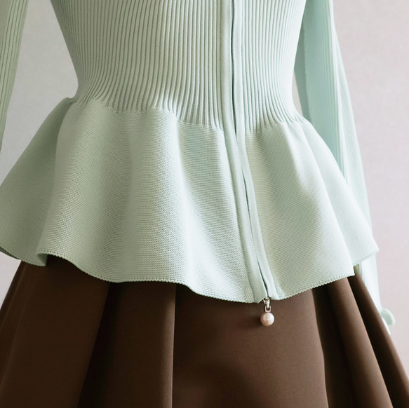 【程よい甘さがポイント◎】ホールガーメント ペプラムオープンファスナーカーディガン【アイシーグリーン】 14枚目の画像