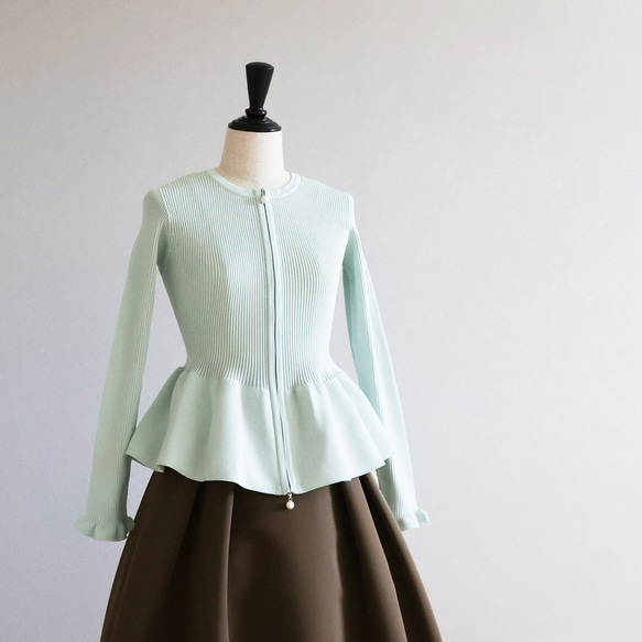 【程よい甘さがポイント◎】ホールガーメント ペプラムオープンファスナーカーディガン【アイシーグリーン】 11枚目の画像