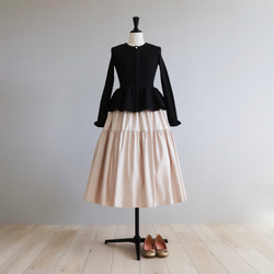 【人気のペプラムデザイン！】ホールガーメント ペプラムオープンファスナーカーディガン【ブラック】 11枚目の画像