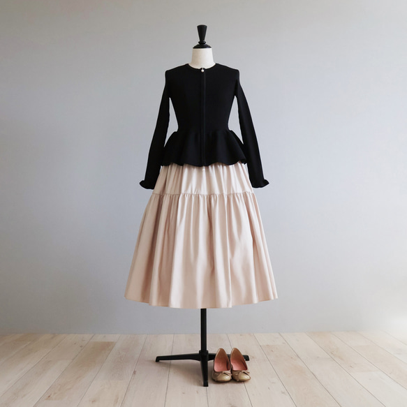 【人気のペプラムデザイン！】ホールガーメント ペプラムオープンファスナーカーディガン【ブラック】 11枚目の画像