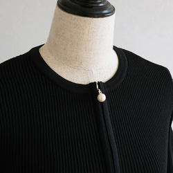 【人気のペプラムデザイン！】ホールガーメント ペプラムオープンファスナーカーディガン【ブラック】 12枚目の画像