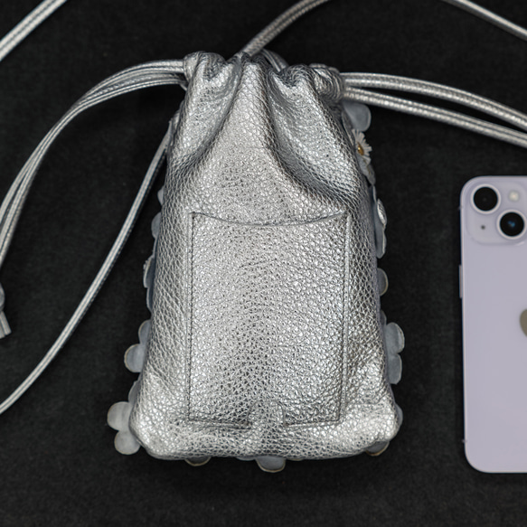 花卉抽繩包，義大利皮革迷你包 [銀色] 第8張的照片