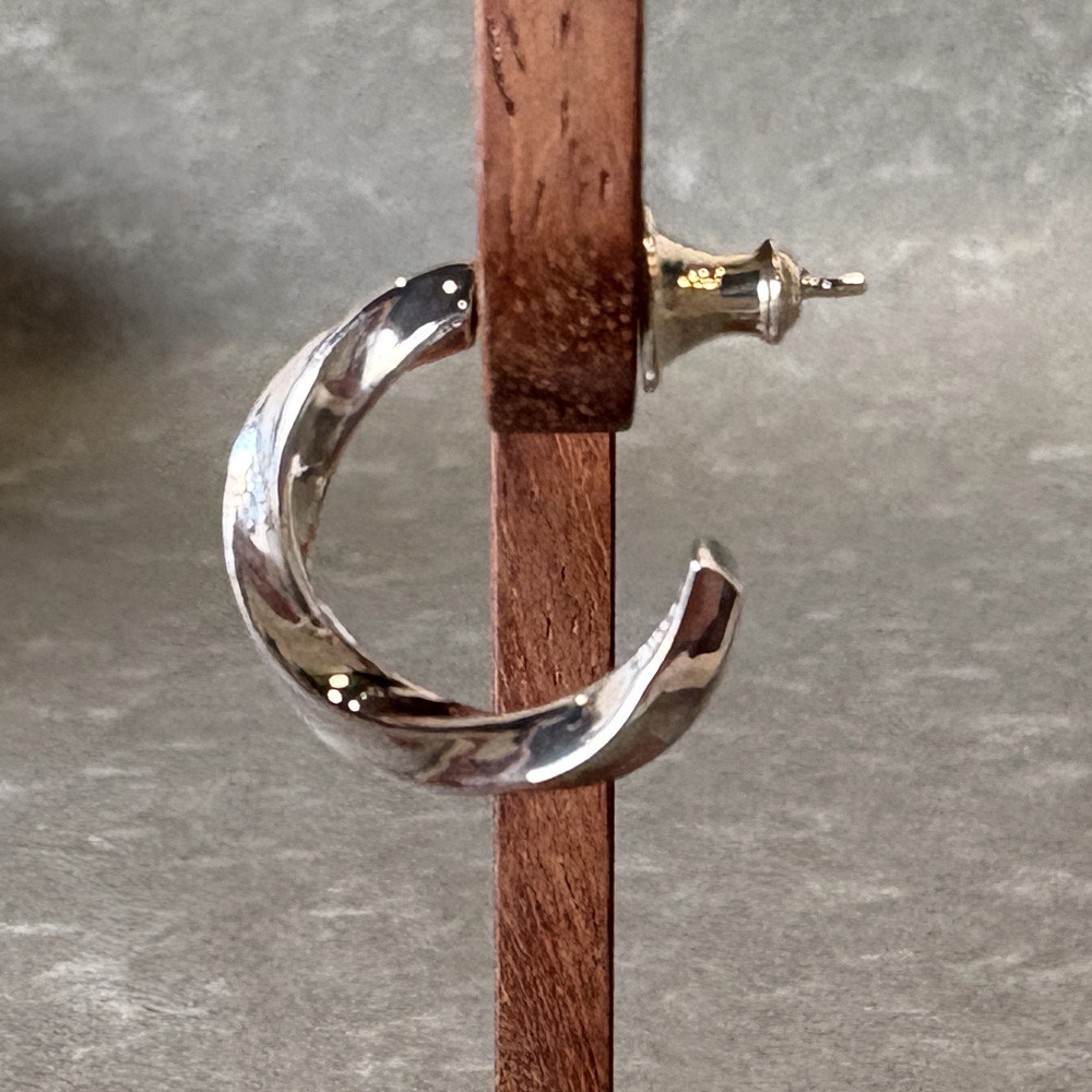 太めのネジネジフープシルバーピアス「NEJINREJI PIERCE HUTO」