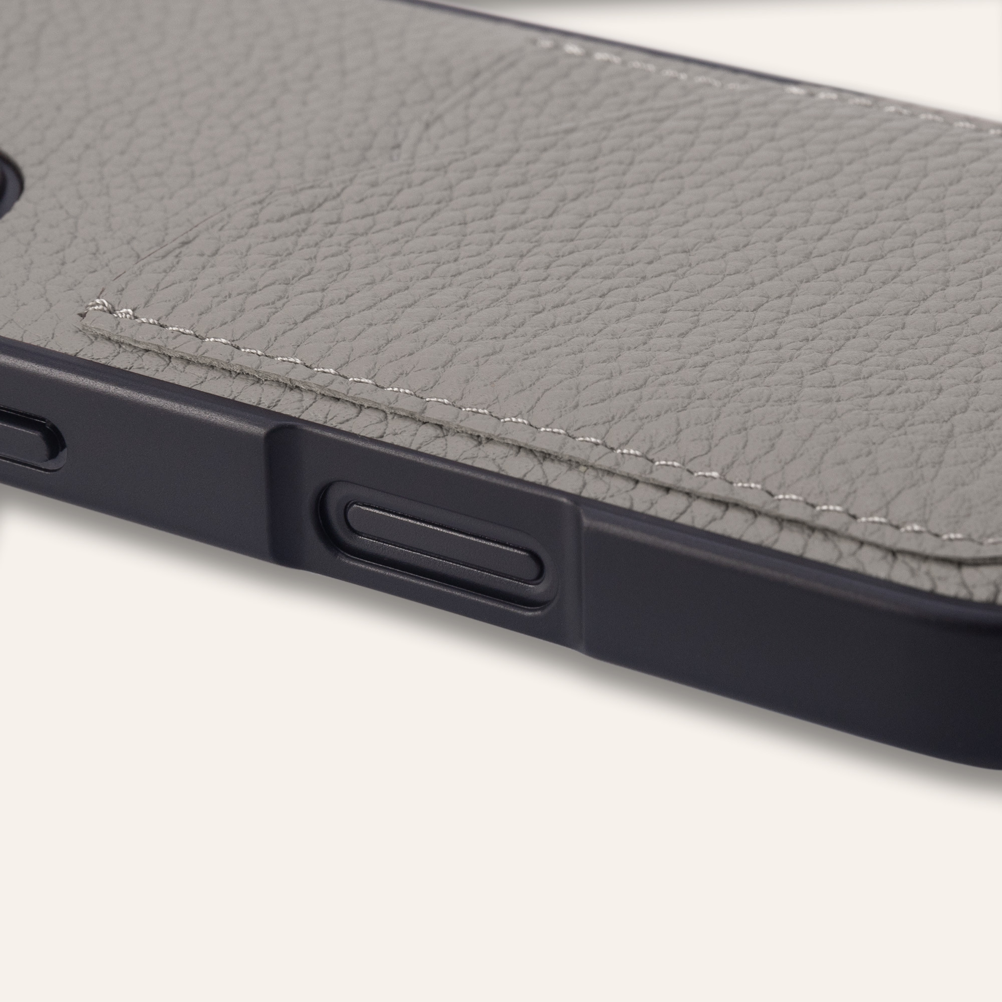 iPhone 17 Pro ケース 本革 カード入れ付き 15色 COPC2