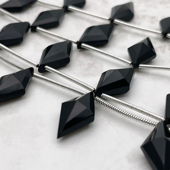 ブラックカルセドニー 6ピース オニキス ダイヤ型 ひし形 ハンドカット 20mm 10mm st0005 1枚目の画像