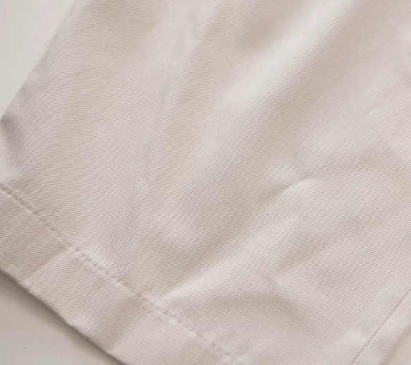 テンセル×コットンの贅沢素材｜貝殻ボタンが映える、ゆったり上品パンツ（２色展開 ） 9枚目の画像