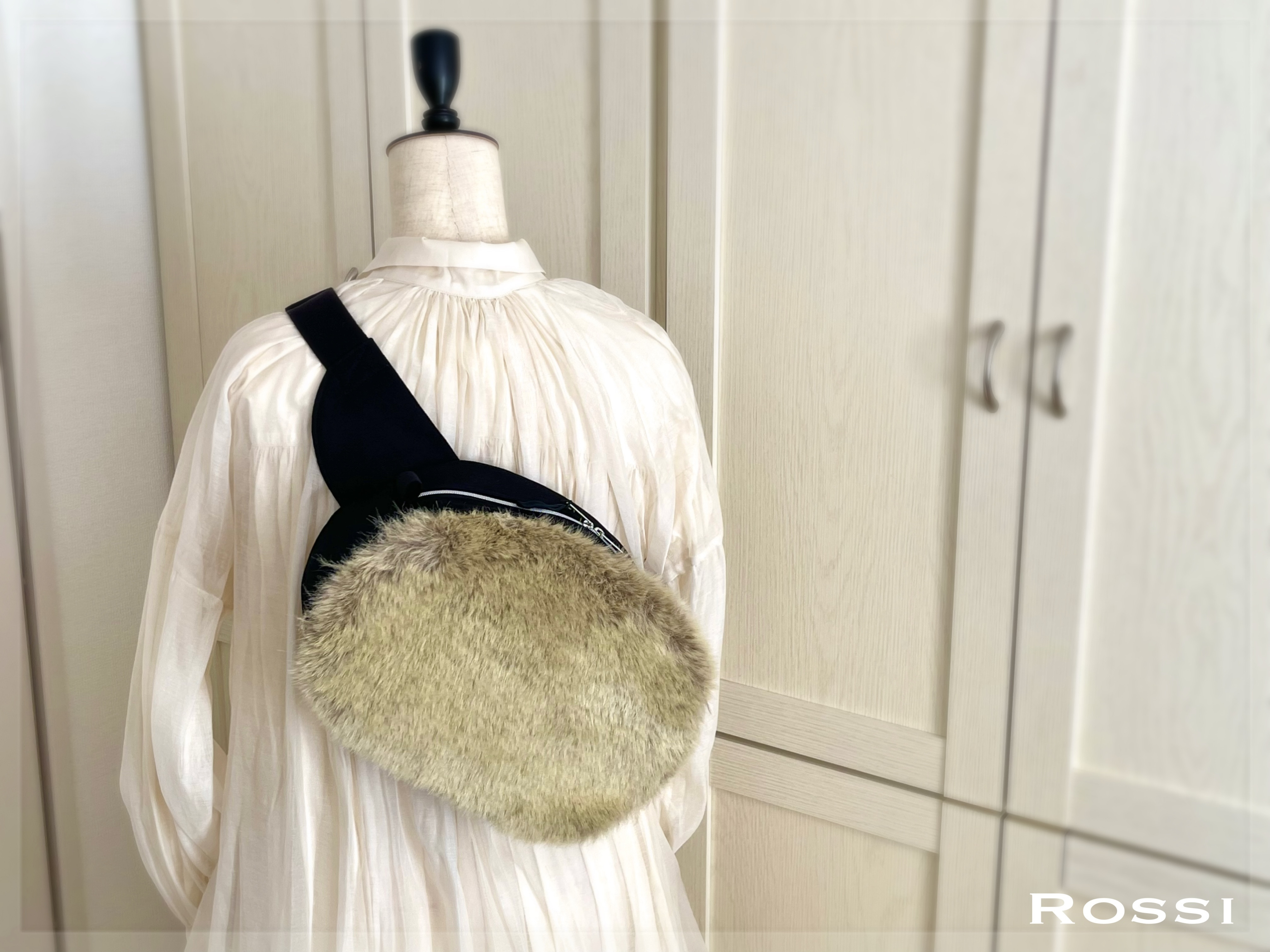 SIOCO✳︎Rossiシリーズ・8号帆布〈黒〉×ファー〈イエローmix〉×紐 〈黒）ファーウエストバッグ・ボディバッグ