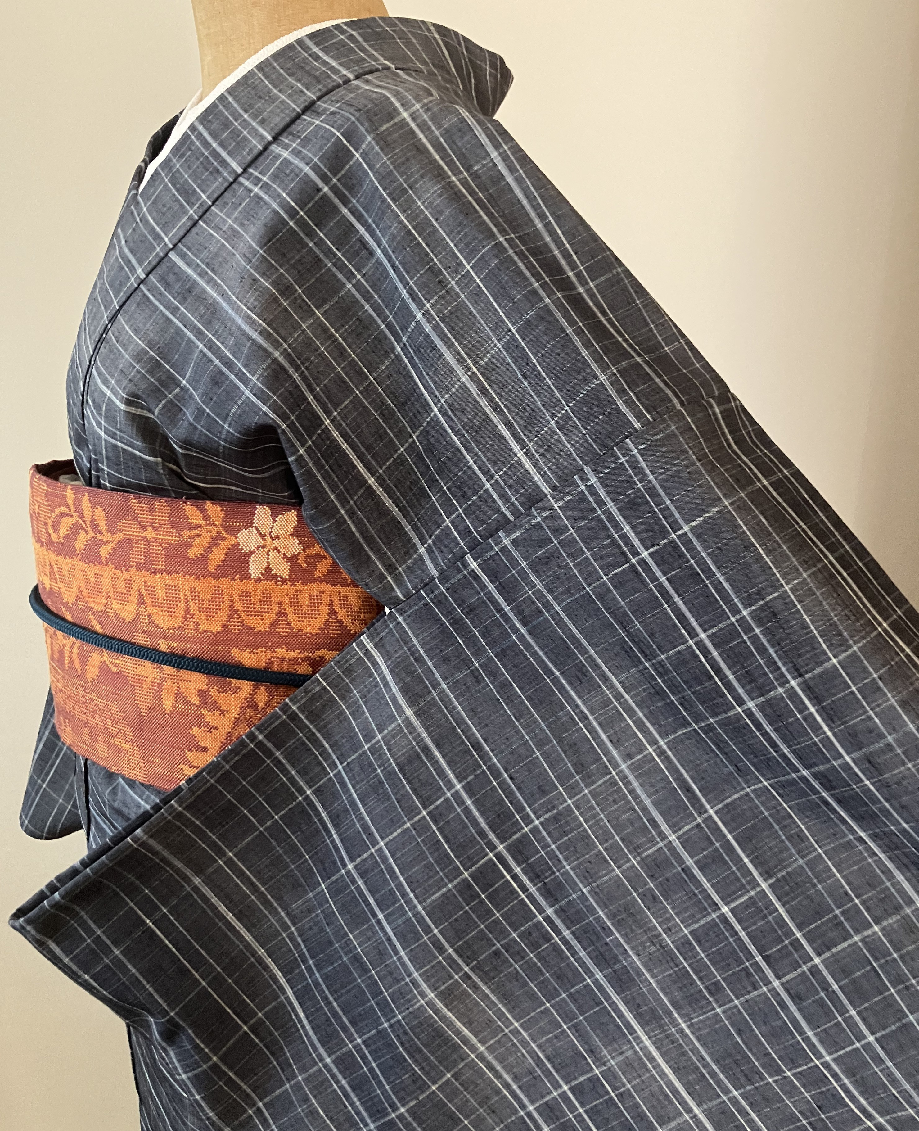正絹　単衣紬　ブルーグレー地に格子柄