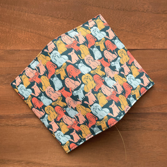 【文庫】室内ワンちゃんのブックカバー(カラフル） 1枚目の画像