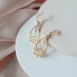 痛くないイヤリング☆透かしドロップの揺れるイヤリング/2色展開/金属アレルギー対応/358 4枚目の画像