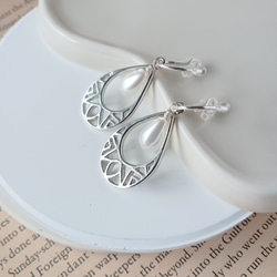 痛くないイヤリング☆透かしドロップの揺れるイヤリング/2色展開/金属アレルギー対応/358 6枚目の画像