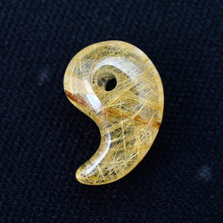 【チャンスを呼び込む金針のたすき掛け☆】人気 勾玉 ゴールド ルチル クォーツ 一点物【KMr66】自分らしく 京海堂 3枚目の画像