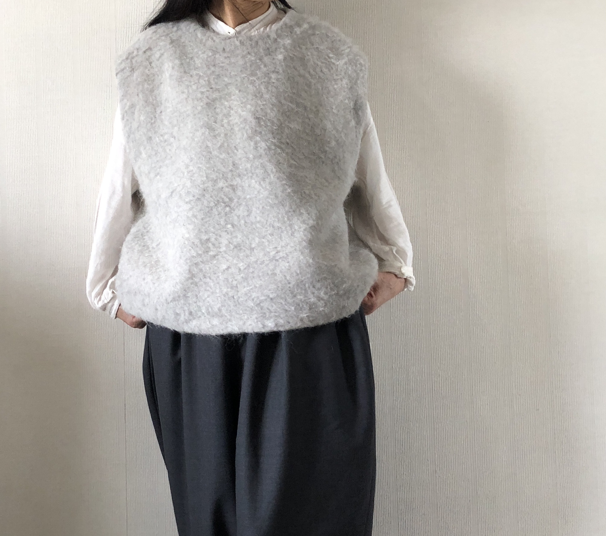 モフモフ　アルパカとウールの暖かい クルーネックベスト