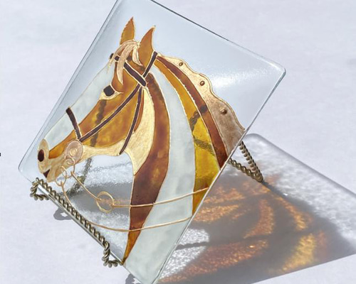 新年2026年干支ガラスプレート 馬をグラスペイント（ガラス絵付） 中皿