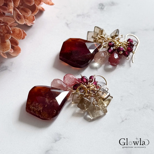 大粒ヘソナイトガーネットとアンデシンの秋実り色ピアス（14kgf