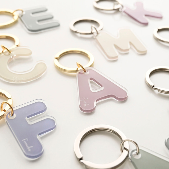 イニシャル クリア アクリル キーホルダー 【 くすみカラー 名入れ 】 キーリング 席札 ギフト 文字入れ HQ06U 12枚目の画像