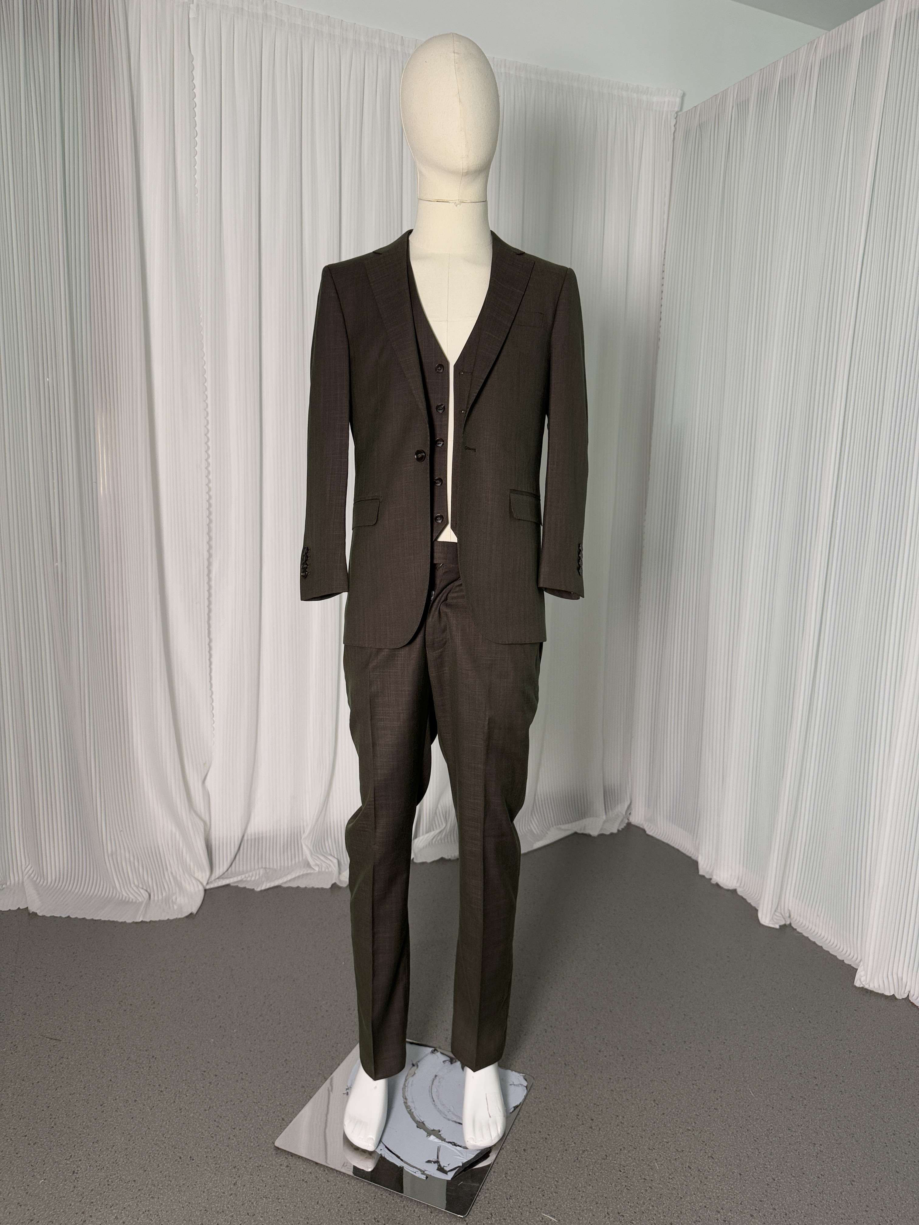 送料無料！スーツ ジャケット、ベスト、パンツの3点セット オーダーメイド可能 色直し 結婚式