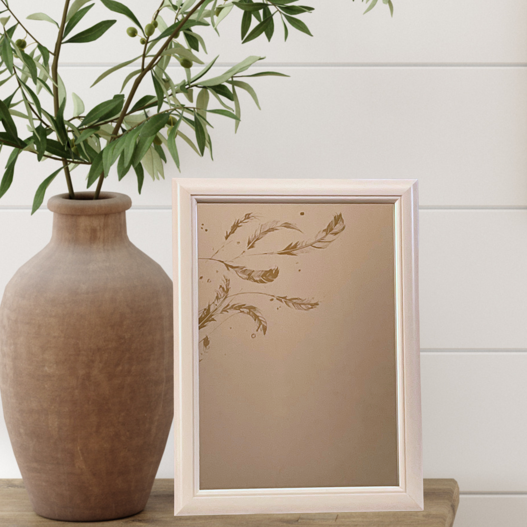 羽のゆらぎ｜裏彫りミラーアート（金）｜光と風を感じるやさしいデザイン｜フレーム3色選択可