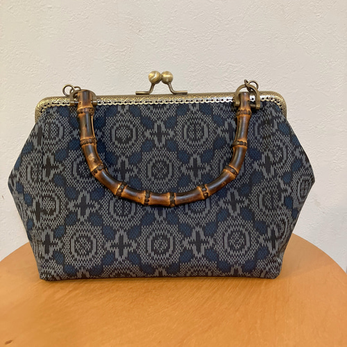 大島紬　正絹　ウィリアムモリス　バンブー　がま口バッグ　着物バッグ　和装　ローズ 送料込み 大島紬 正絹 ウィリアムモリス バンブー がま口バッグ