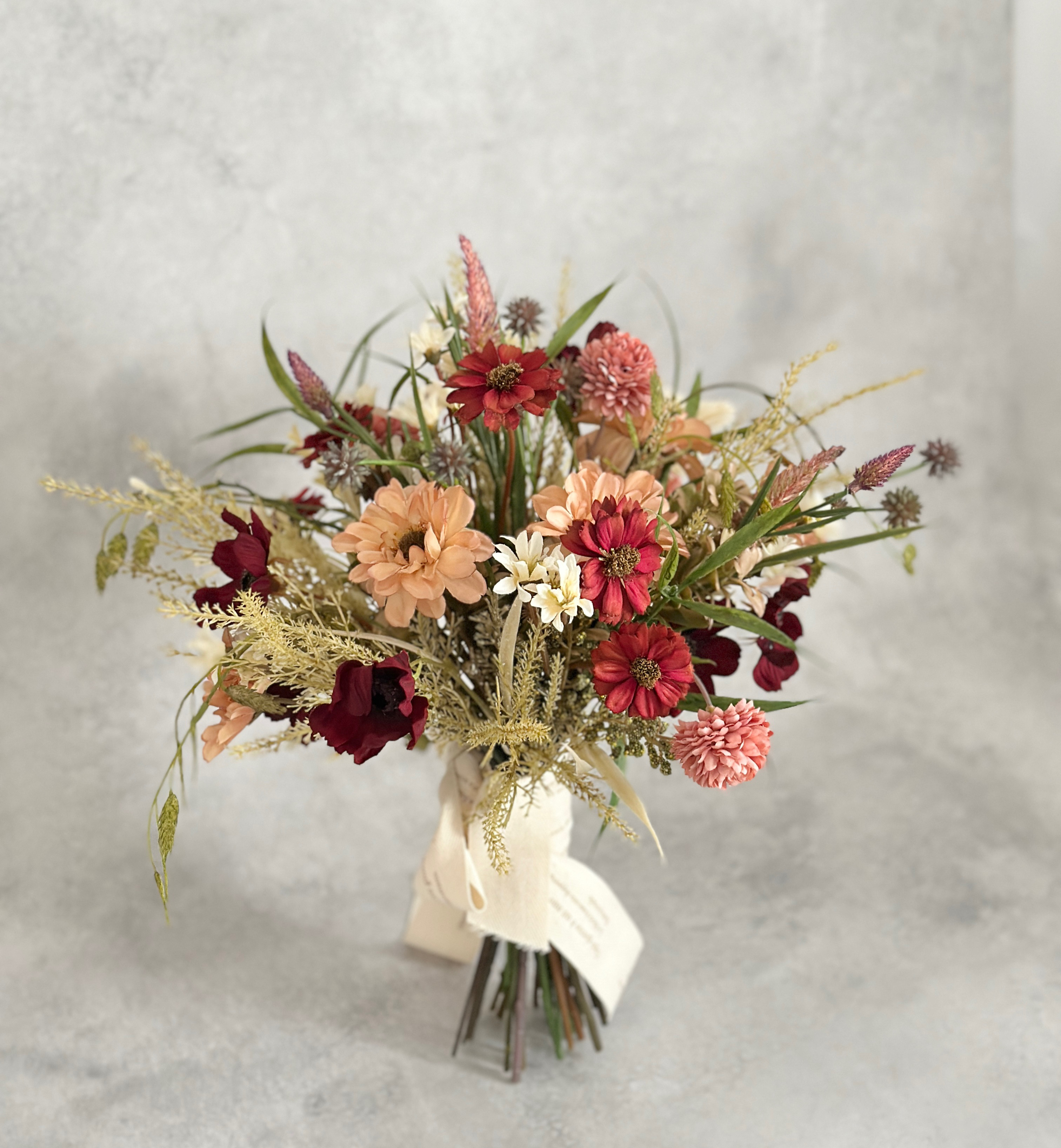 赤やオレンジがかわいいシャンペトルブーケ　ナチュラルブーケ　造花ブーケ　アーティフィシャルブーケ　コスモスブーケ