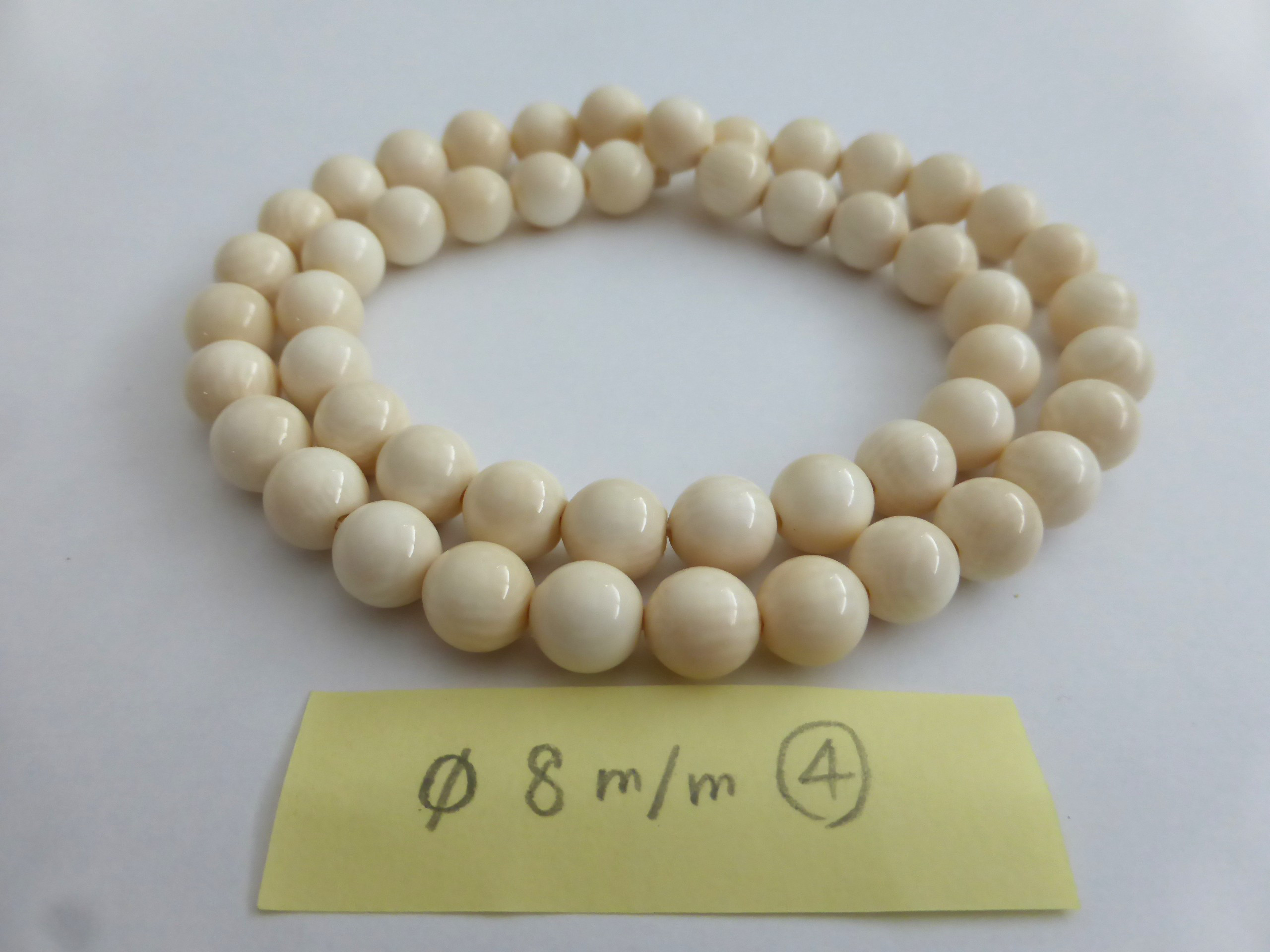 本象牙 ビーズ/φ8㎜丸玉 一連 50個セット（4）ブレスレット、ネックレス、タッセルやストラップ等に！
