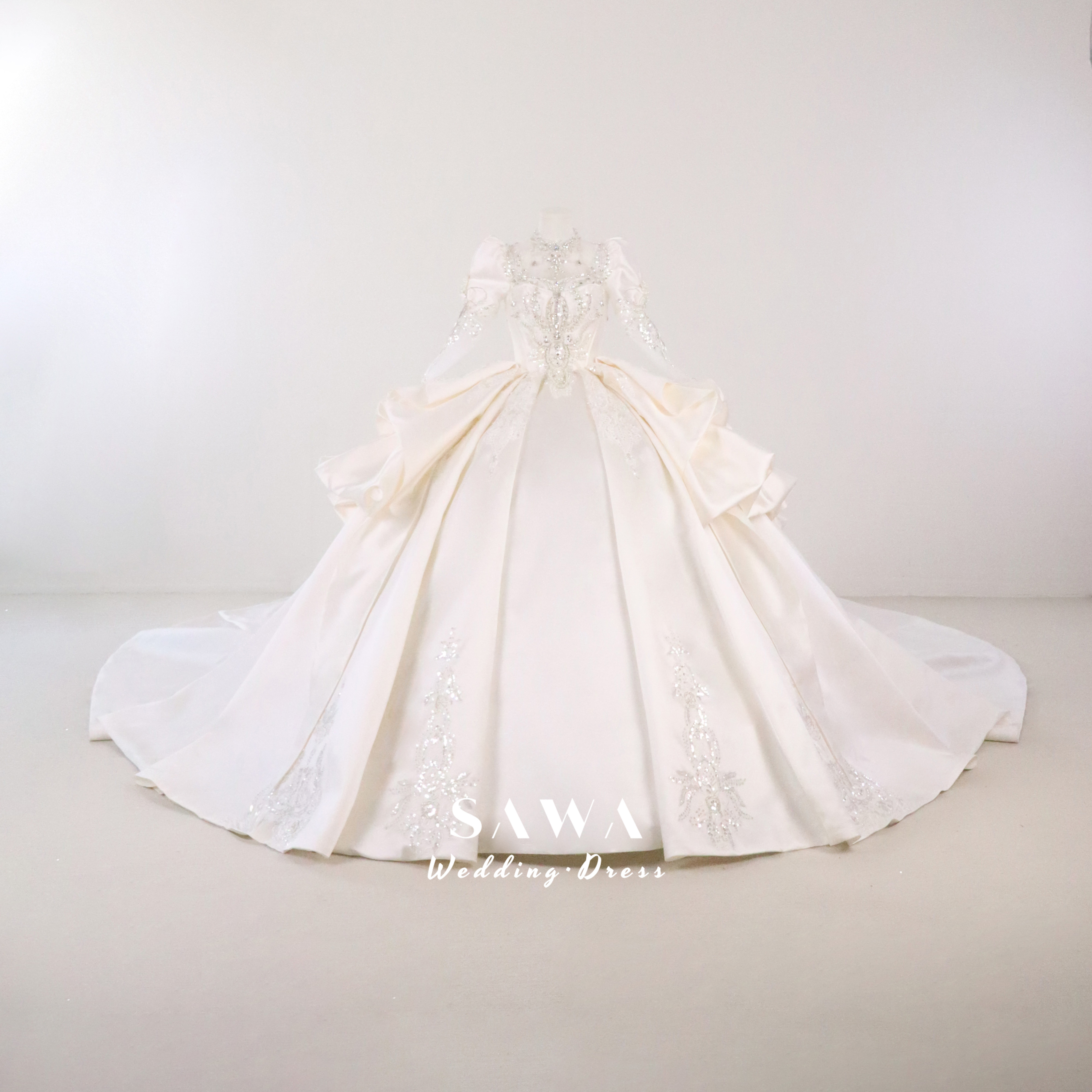 買わないと損　プリンセスライン　ボリューム感　蝶々　レーススカート　可愛い　挙式サイズオーダー編みあげ　ラッフルスカート