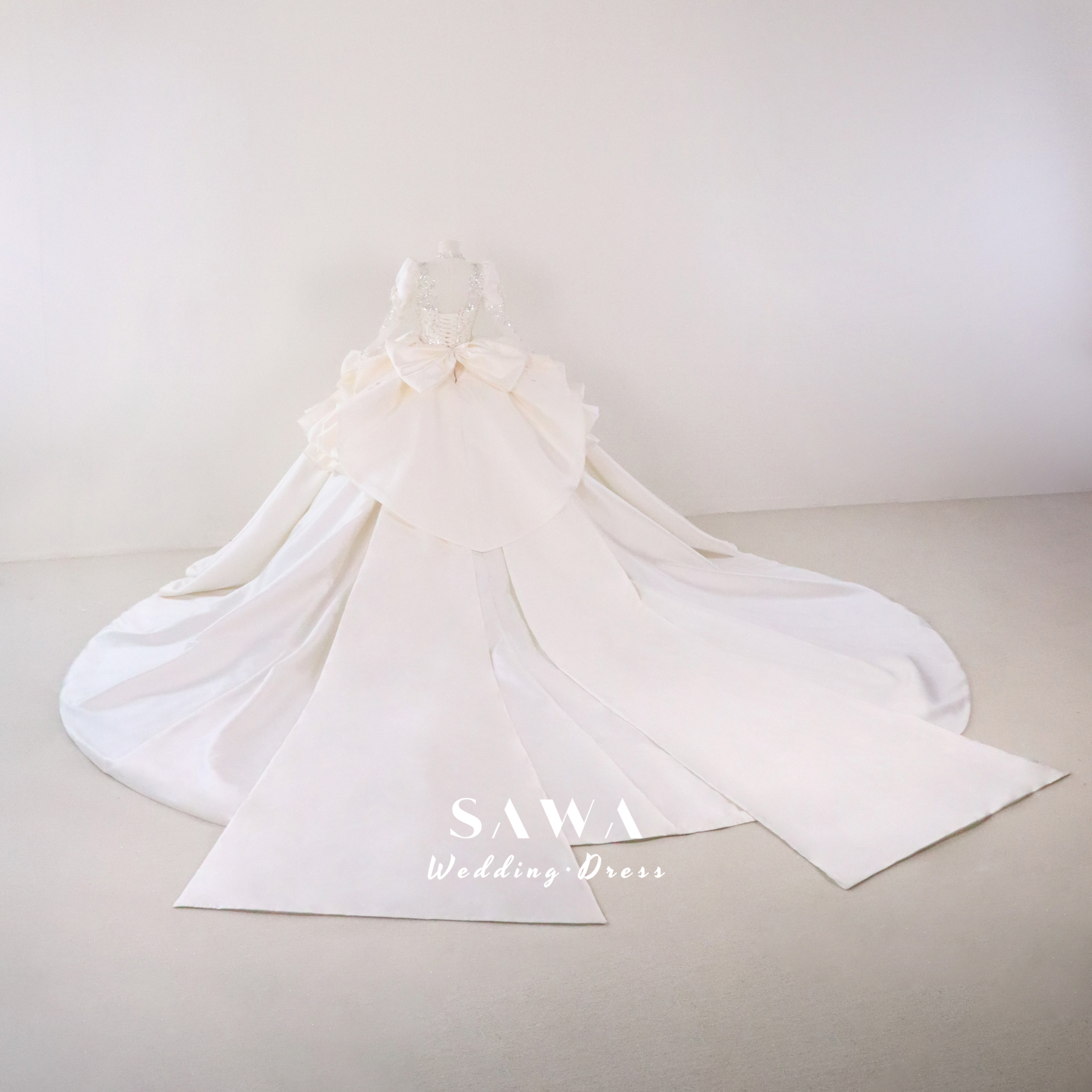 買わないと損　プリンセスライン　ボリューム感　蝶々　レーススカート　可愛い　挙式サイズオーダー編みあげ　ラッフルスカート