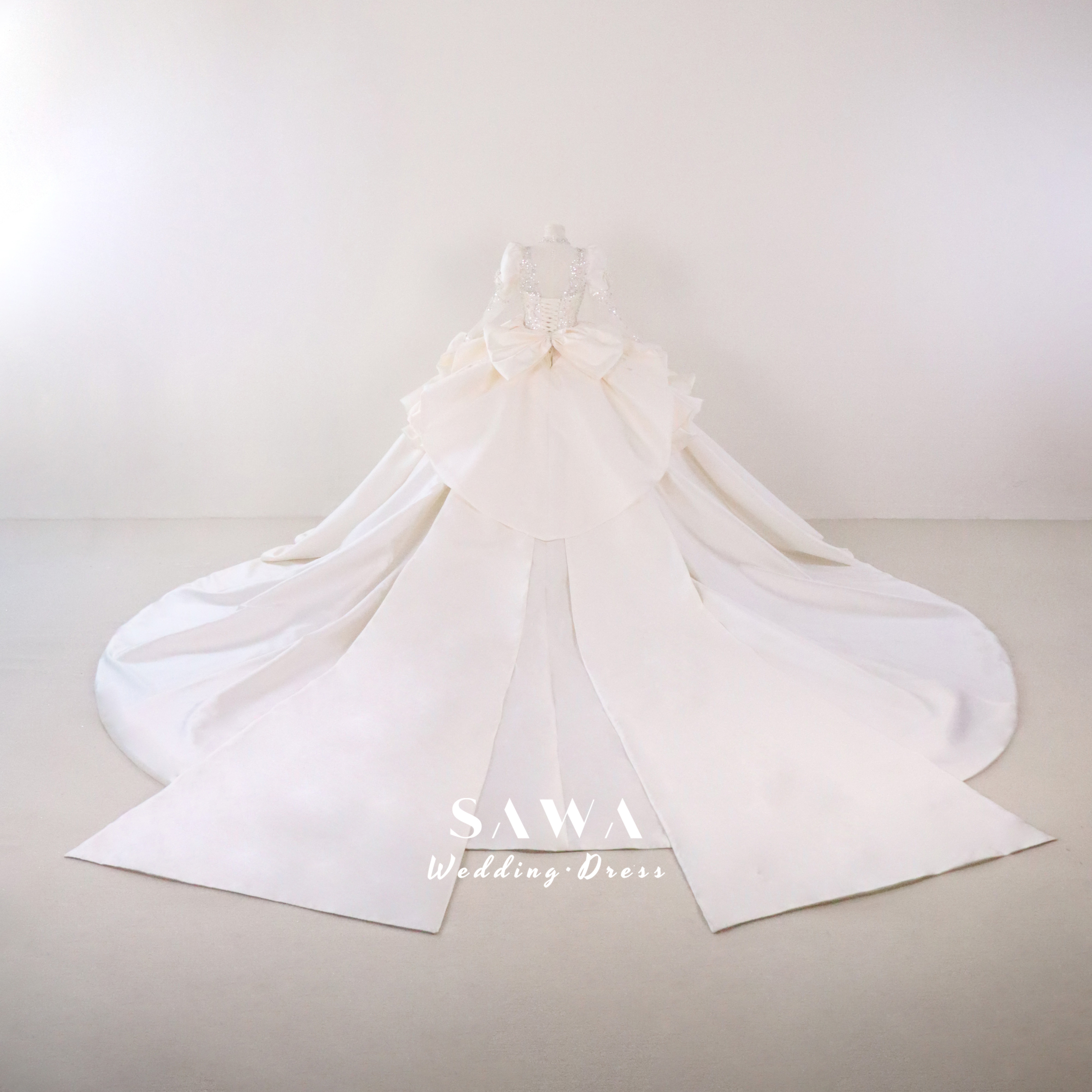 買わないと損　プリンセスライン　ボリューム感　蝶々　レーススカート　可愛い　挙式サイズオーダー編みあげ　ラッフルスカート