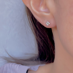 つけっぱなし♡OK! 輝くCZダイヤ 1粒 四つ葉 フラワー ピアス/金属アレルギー対応 サージカルステンレス 6枚目の画像