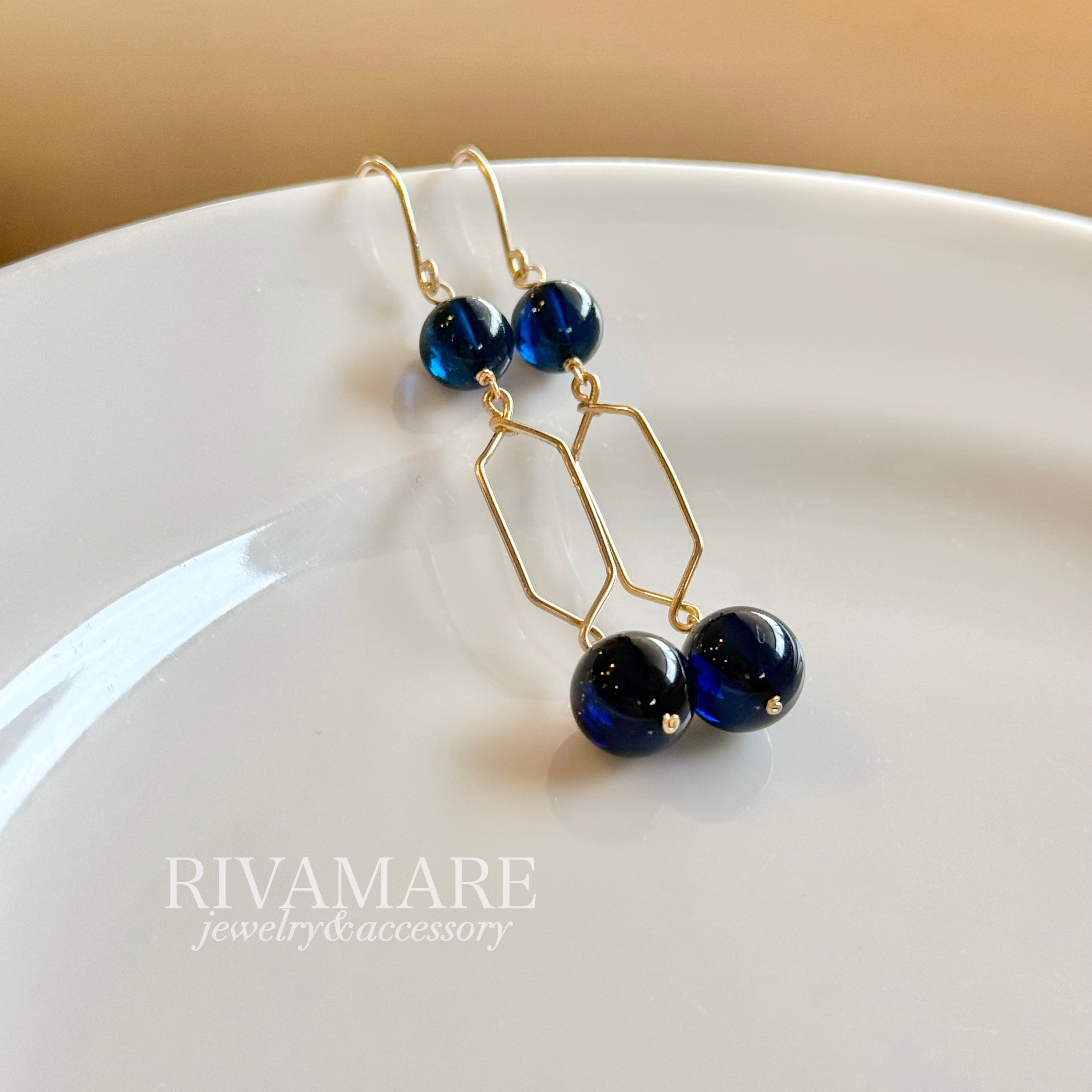 ミッドナイトブルーアンバー アールデコ バルティックアンバー   天然琥珀 ピアス イヤリング変更可