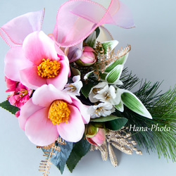 新作＞大輪のピンクの椿と紅梅、白梅の華やぎお正月スワッグ　　 (521) 6枚目の画像