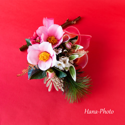 新作＞大輪のピンクの椿と紅梅、白梅の華やぎお正月スワッグ　　 (521) 16枚目の画像