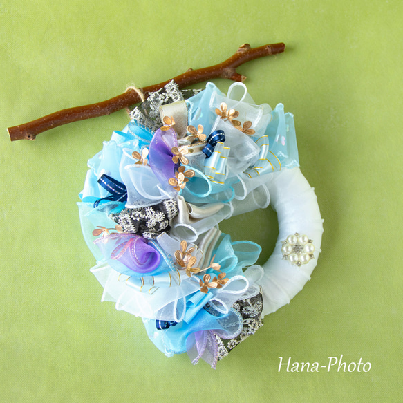 新作＞ブルーとホワイトのブルークリスマスのリボン・リース  　　 リース台：約15㎝ (523) 18枚目の画像