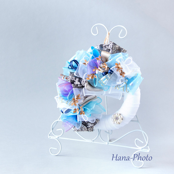 新作＞ブルーとホワイトのブルークリスマスのリボン・リース  　　 リース台：約15㎝ (523) 14枚目の画像