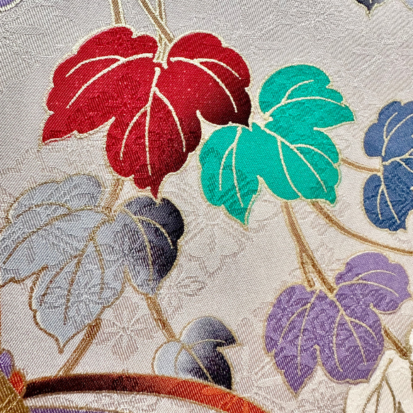 着物のファブリックパネル　鷹と御者車(2枚セット）30×30cm インテリア　着物　ギフト　七五三　正月　秋 9枚目の画像