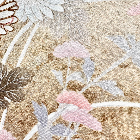 着物のファブリックパネル　秋の野に金色の菊花　30×30cm インテリア　着物　ギフト　七五三　正月　秋　花 8枚目の画像