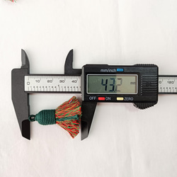 【2個】マルチカラー　タッセルチャーム フリンジ　タッセル　カン付き　アクセサリパーツ 手芸用品　ハンドメイド　DIY 16枚目の画像