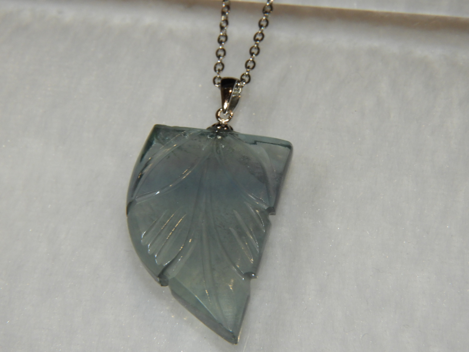 グリーンフローライトペンダント！記憶力を高め、心を癒す！メイドインジャパン　天然石　１３