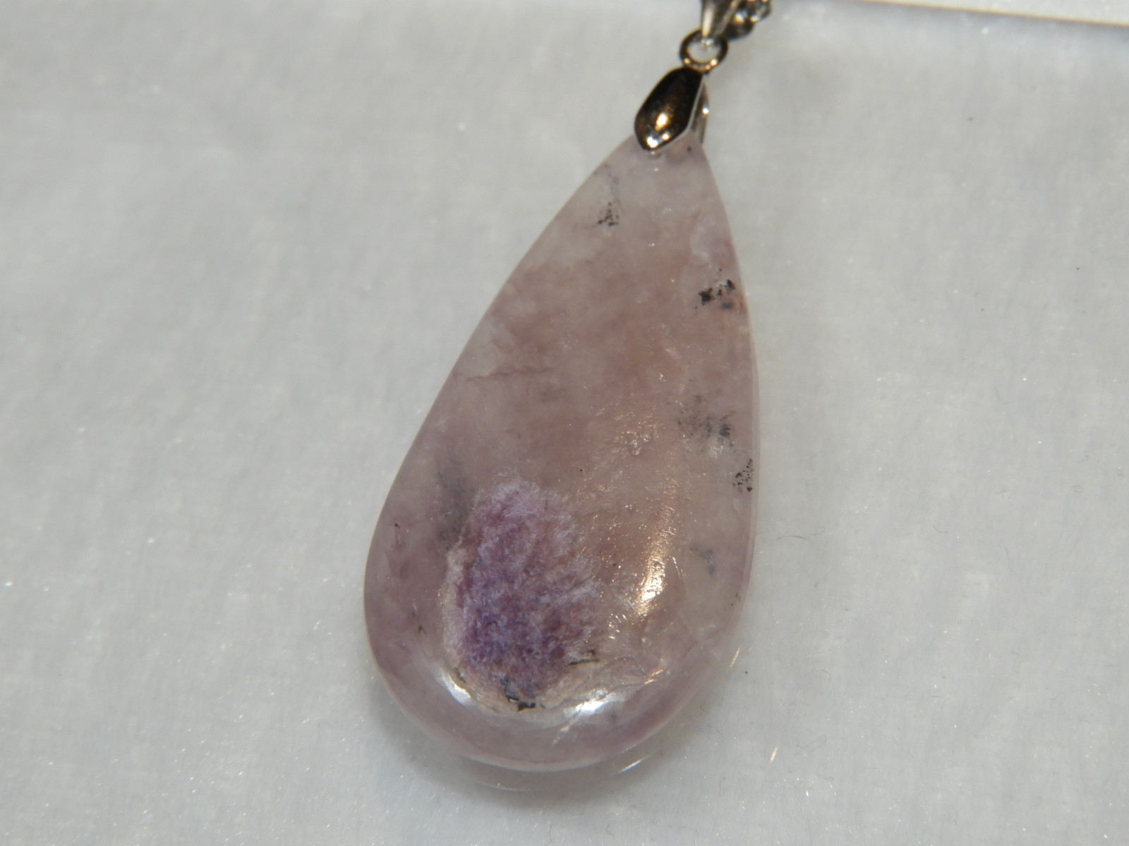 強力な癒しをくれる！？チャロアイトの親戚！エンジェルシリカのペンダントトップ！メイドインジャパン　天然石　１