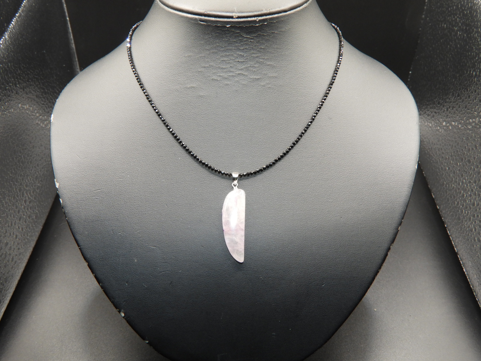 強力な癒しをくれる！？チャロアイトの親戚！エンジェルシリカのペンダントトップ！メイドインジャパン　天然石　２