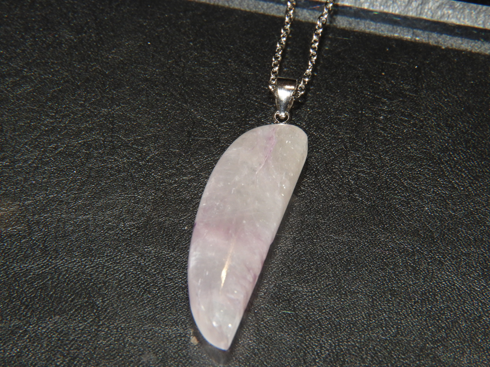 強力な癒しをくれる！？チャロアイトの親戚！エンジェルシリカのペンダントトップ！メイドインジャパン　天然石　２