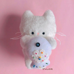 いちごちゃんフワフワロップイヤー♡手のひらサイズ うさぎぬいぐるみ