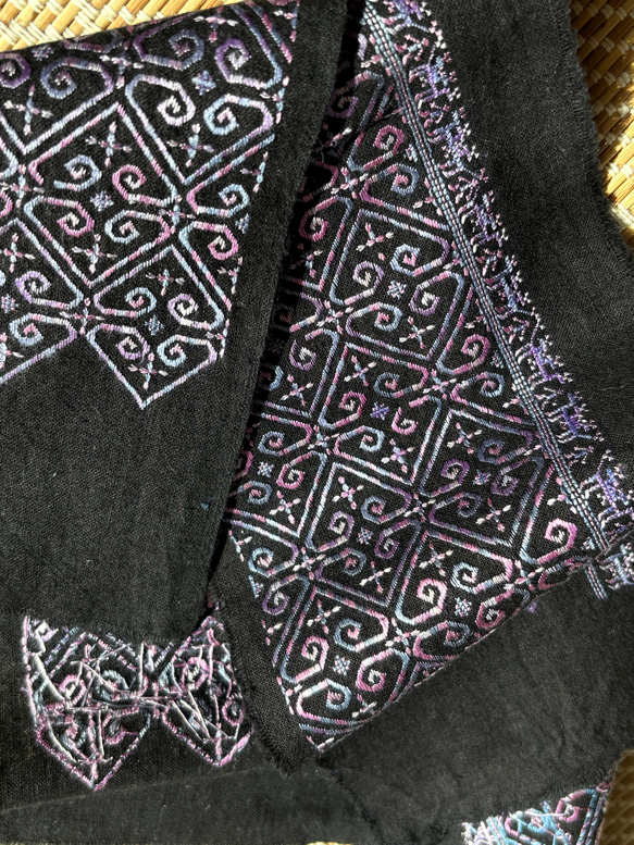 苗族刺繍／平繍／手仕事／手刺繍／民族衣装／民藝布／アジアン